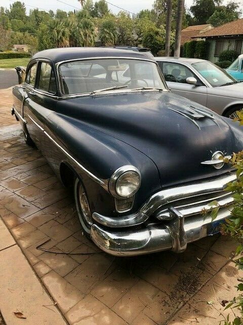 Oldsmobile Eighty-Eight 1951 image number 2