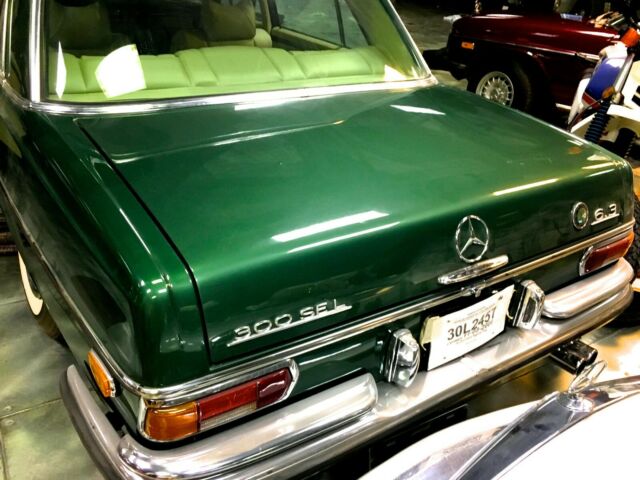 Mercedes-Benz 300-Series 1970 image number 0