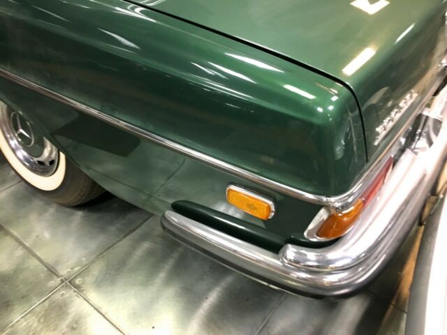 Mercedes-Benz 300-Series 1970 image number 1
