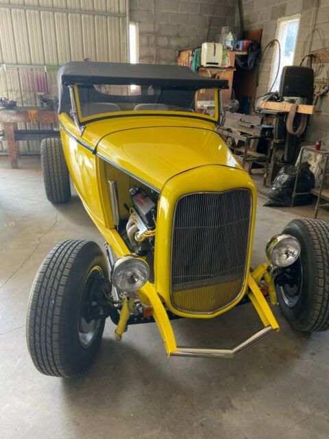 Ford Model B 1932 image number 0