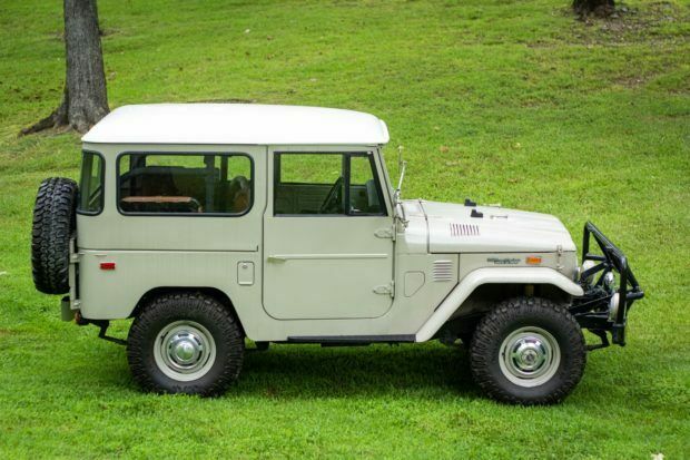 Toyota Land Cruiser 1974 image number 3