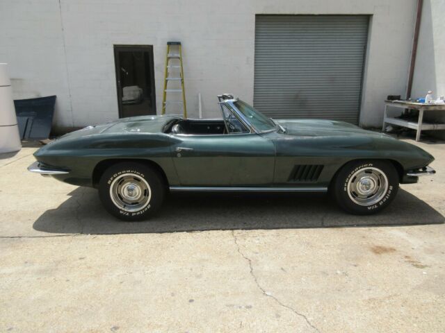 Chevrolet Corvette 1967 image number 29