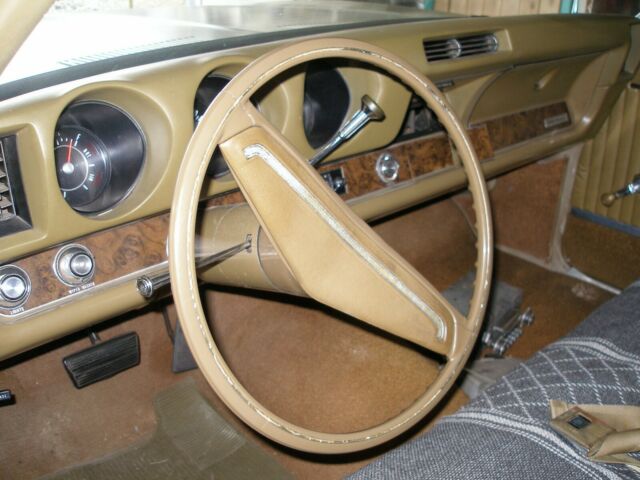 Oldsmobile Custom Cruiser 1969 image number 4
