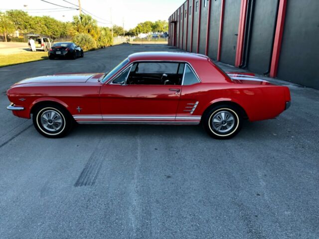 Ford Mustang 1966 image number 34