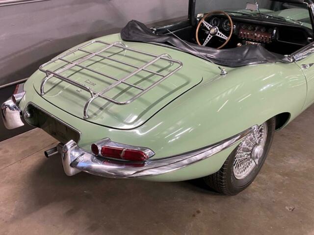 Jaguar E-Type 1967 image number 30