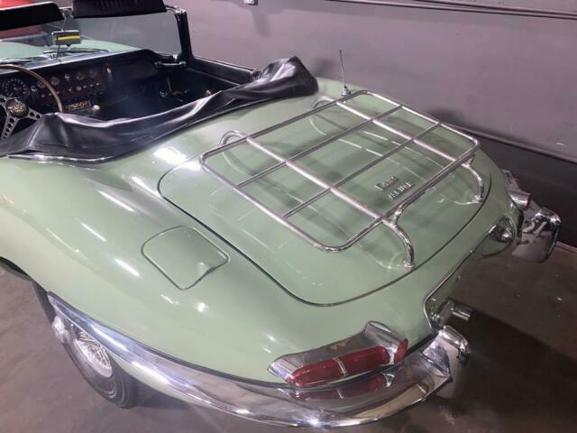 Jaguar E-Type 1967 image number 36