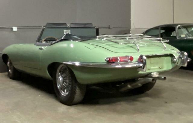 Jaguar E-Type 1967 image number 41