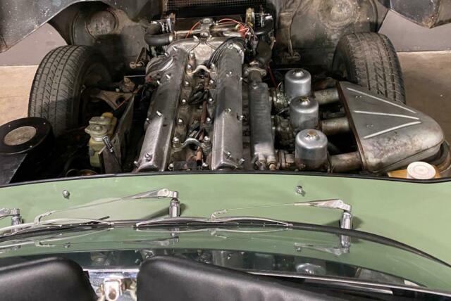 Jaguar E-Type 1967 image number 46