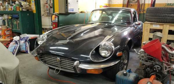 Jaguar E-Type 1971 image number 0