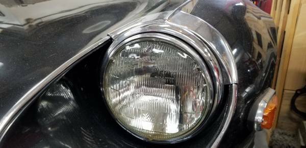 Jaguar E-Type 1971 image number 3