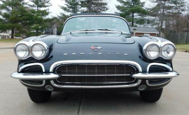 Chevrolet Corvette 1962 image number 16