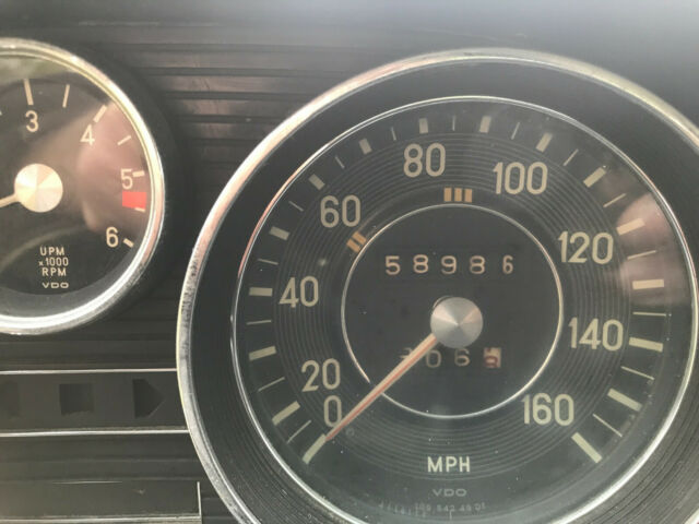 Mercedes-Benz 300-Series 1970 image number 35