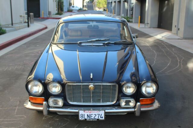 Jaguar XJ6 1971 image number 1