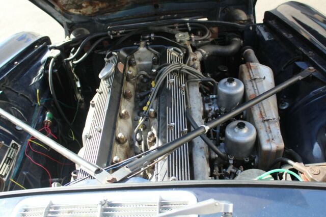 Jaguar XJ6 1971 image number 13