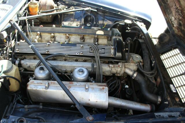 Jaguar XJ6 1971 image number 36