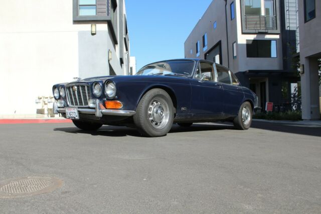 Jaguar XJ6 1971 image number 4