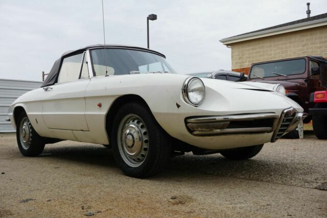 Alfa Romeo Spider 1967 image number 20