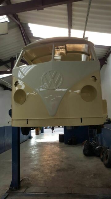 Volkswagen Bus/Vanagon 1975 image number 36