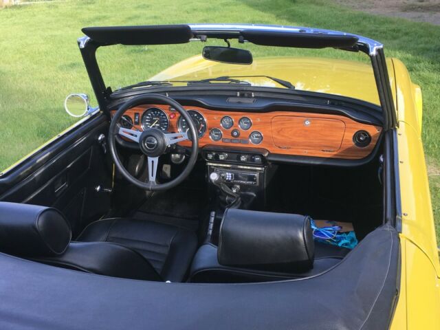 Triumph TR-6 1975 image number 1