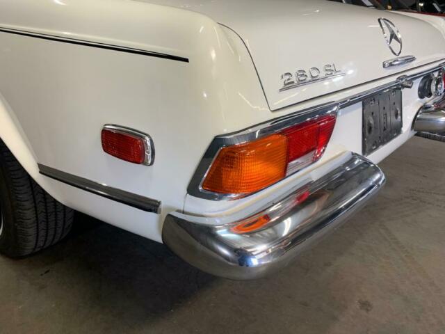 Mercedes-Benz SL-Class 1969 image number 13