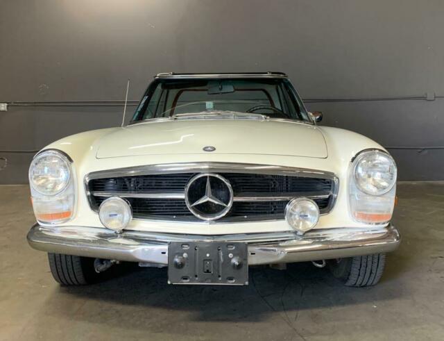 Mercedes-Benz SL-Class 1969 image number 25