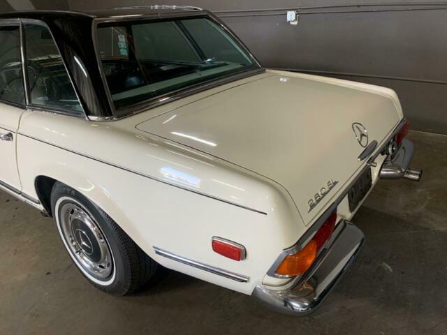 Mercedes-Benz SL-Class 1969 image number 28