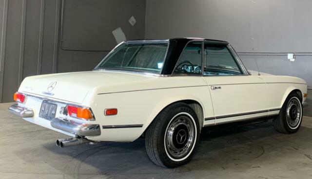 Mercedes-Benz SL-Class 1969 image number 36