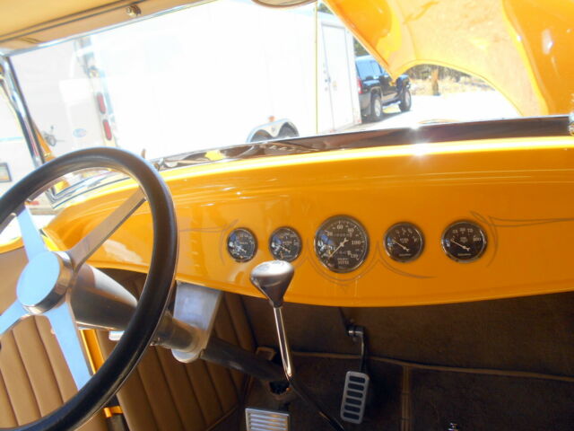 Ford Mustang 1932 image number 18