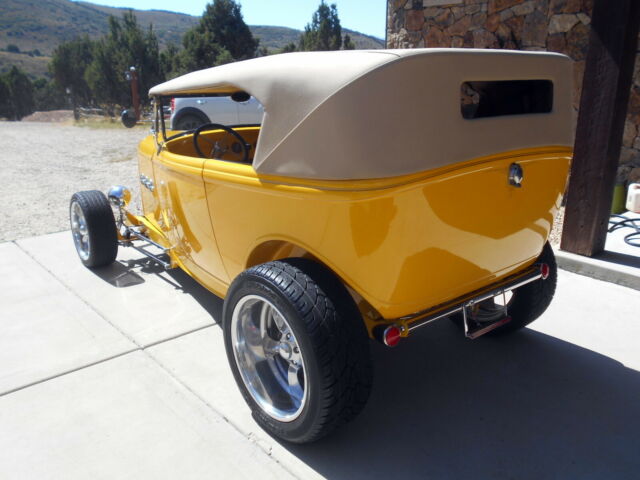 Ford Mustang 1932 image number 2