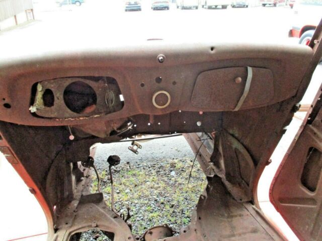 Ford Tudor 1933 image number 19