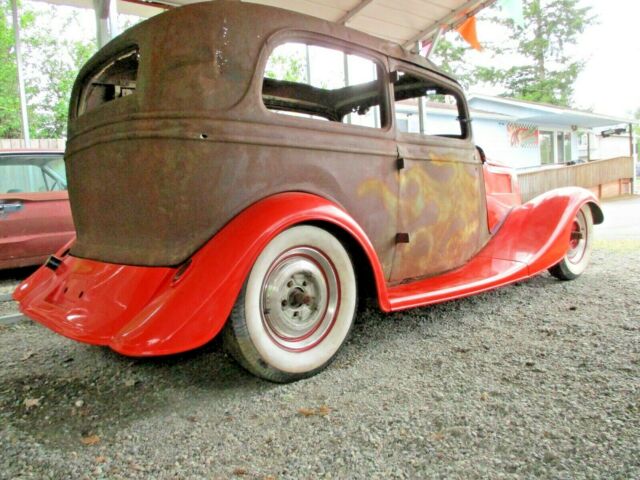 Ford Tudor 1933 image number 30
