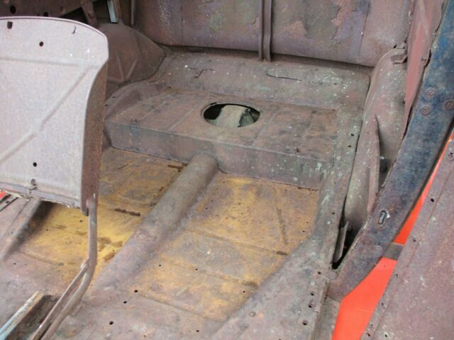 Ford Tudor 1933 image number 34