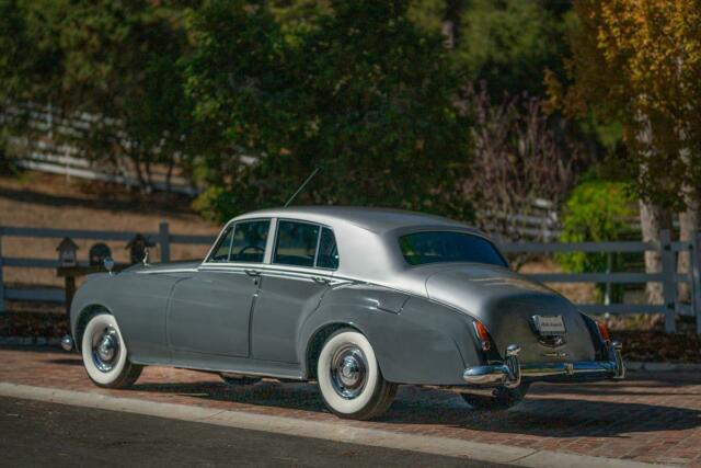 Rolls-Royce Silver Cloud 1958 image number 16