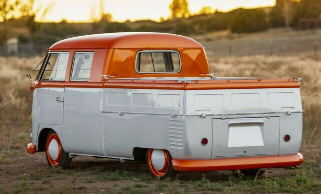Volkswagen Bus/Vanagon 1961 image number 1