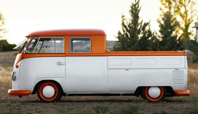 Volkswagen Bus/Vanagon 1961 image number 2