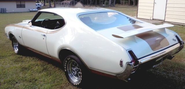 Oldsmobile Cutlass 1969 image number 6