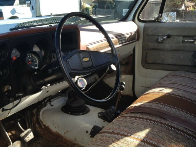 Chevrolet C/K Pickup 2500 1975 image number 3