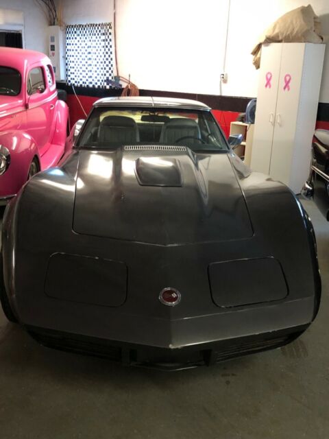 Chevrolet Corvette 1974 image number 21