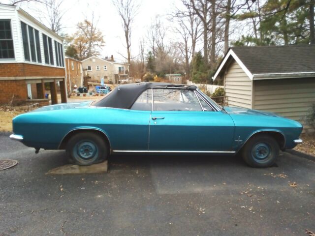 Chevrolet Corvair 1967 image number 18