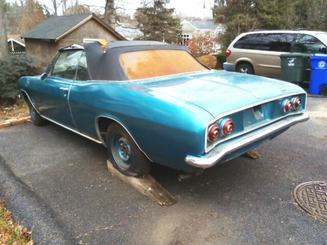 Chevrolet Corvair 1967 image number 24