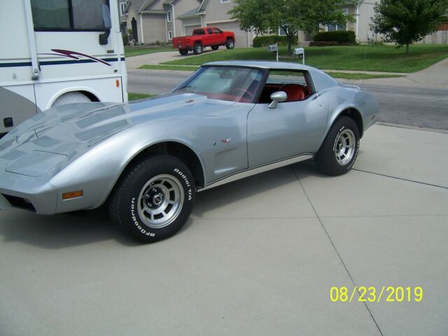 Chevrolet Corvette 1977 image number 1