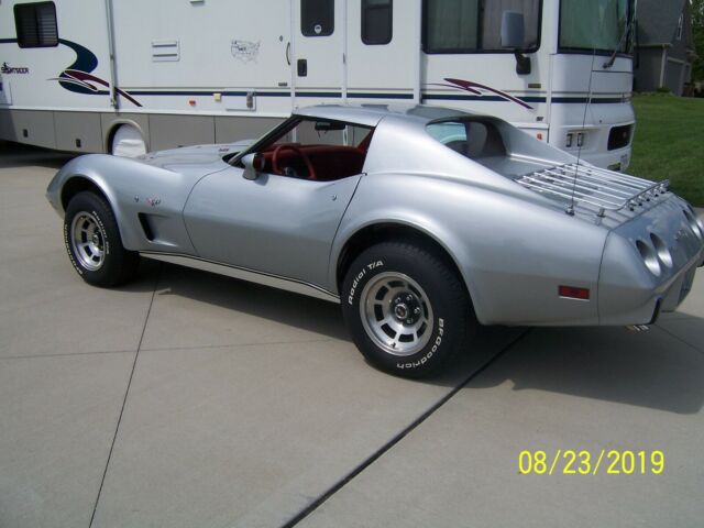 Chevrolet Corvette 1977 image number 2