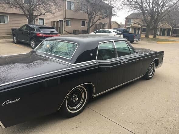 Lincoln Continental 1969 image number 9