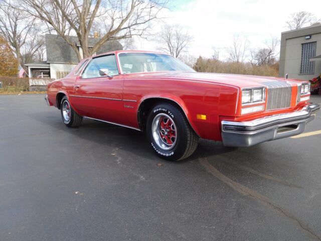 Oldsmobile Cutlass 1977 image number 1