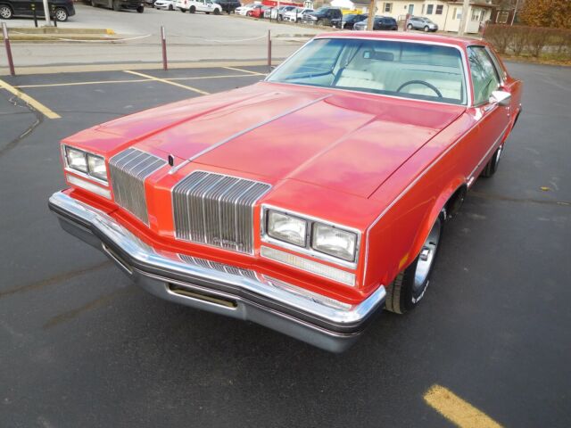 Oldsmobile Cutlass 1977 image number 27
