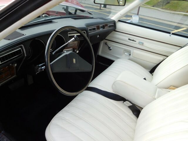 Oldsmobile Cutlass 1977 image number 40