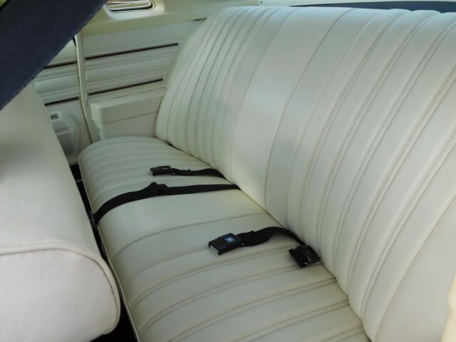 Oldsmobile Cutlass 1977 image number 43