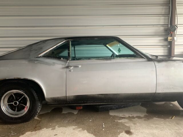 Buick Riviera 1966 image number 0