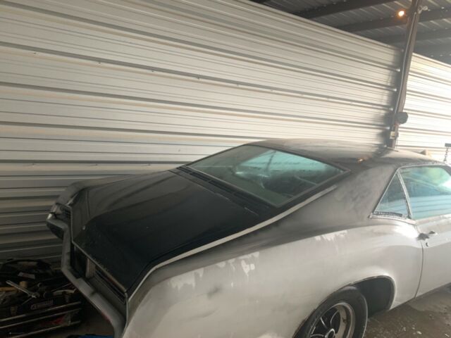 Buick Riviera 1966 image number 19