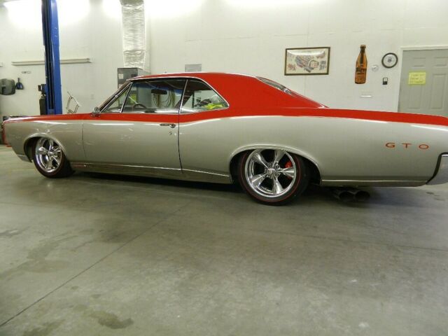 Chevrolet Impala 1965 image number 16